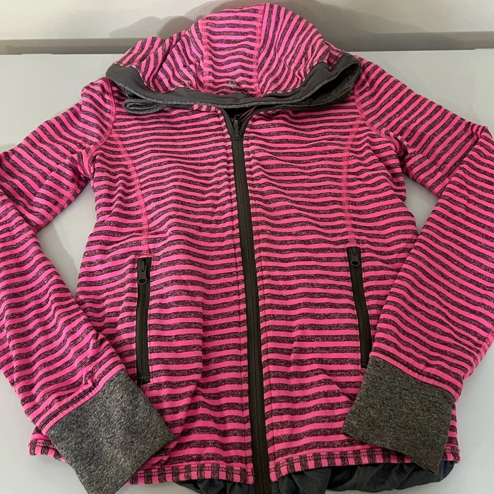 Iviva Reversible jacket - Picture 1 of 6